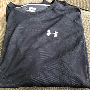 Men’s under armor workout top